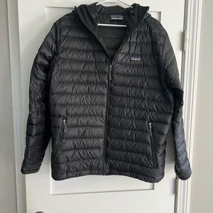Mens Patagonia 800 Fill Down Jacket.